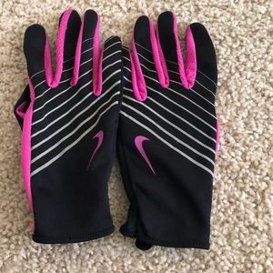 FINAL SALE Nike touchscreen thin gloves